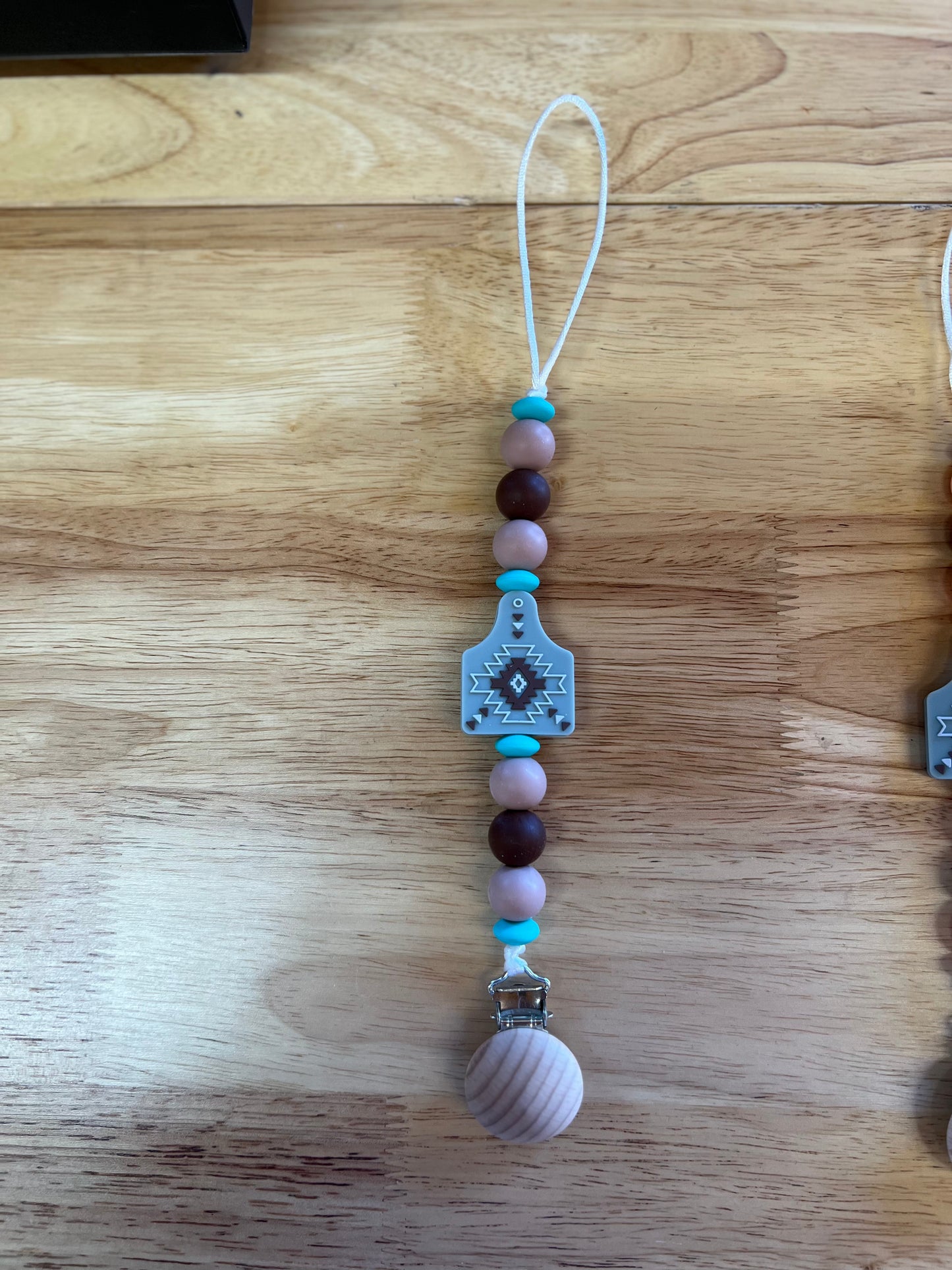 Ear Tag Pacifier Holder (Gray) (8312020729994)